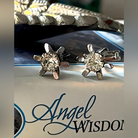 Unmarked Beauty Other - Vintage Art Deco Inspired Crystal Unisex Starlight Cuff Links